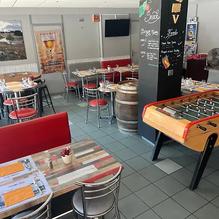 Hotel Urbain V Bourgs-sur-Colagne